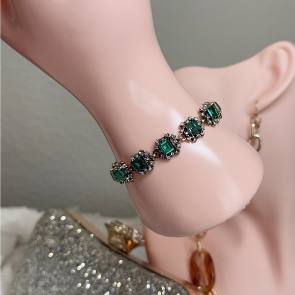 ⚜️💎 Classic Gold Bracelet with Emerald Green Crystals ❤️🔥💫 - Picture 9 of 11